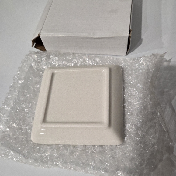 Ceramic Jewelry Dish with Gold Trim - Picture 2 of 3